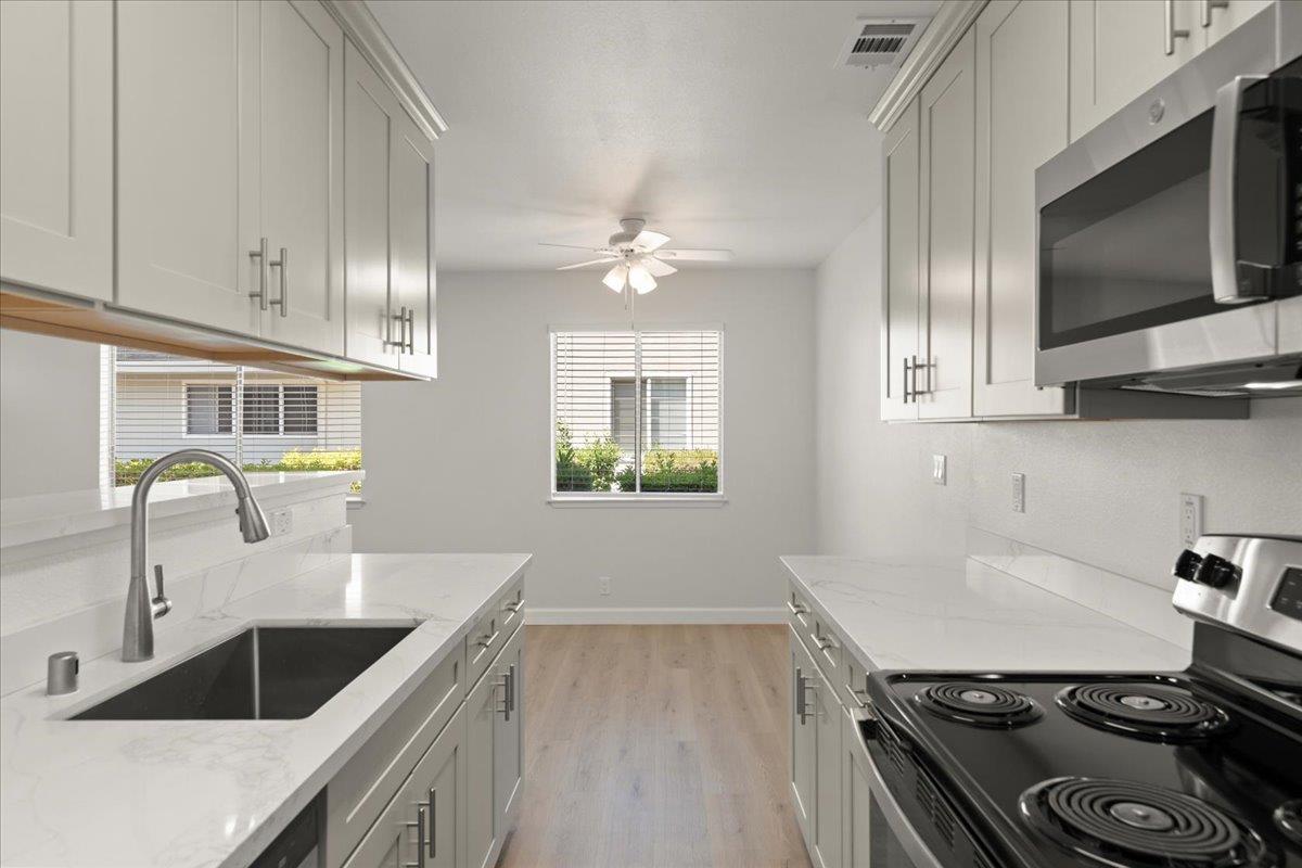 Detail Gallery Image 6 of 17 For 323 Blossom Hill Rd #2,  San Jose,  CA 95123 - 2 Beds | 1 Baths
