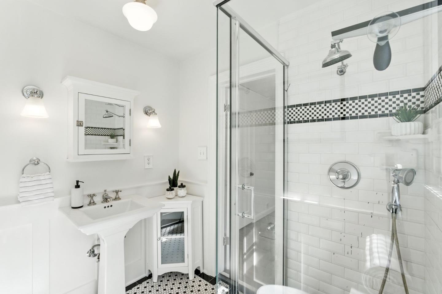 Detail Gallery Image 15 of 24 For 508 Prospect St, San Carlos,  CA 94070 - 3 Beds | 2 Baths