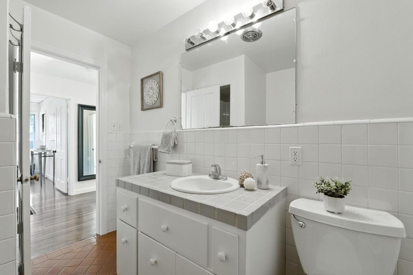 Detail Gallery Image 17 of 24 For 508 Prospect St, San Carlos,  CA 94070 - 3 Beds | 2 Baths