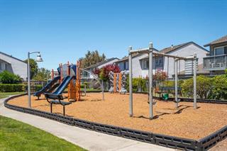Detail Gallery Image 18 of 27 For 825 Cortez Ln, Foster City,  CA 94404 - 3 Beds | 2/1 Baths