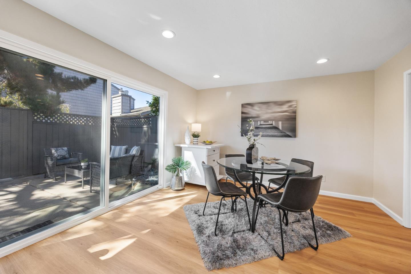 Detail Gallery Image 5 of 27 For 825 Cortez Ln, Foster City,  CA 94404 - 3 Beds | 2/1 Baths