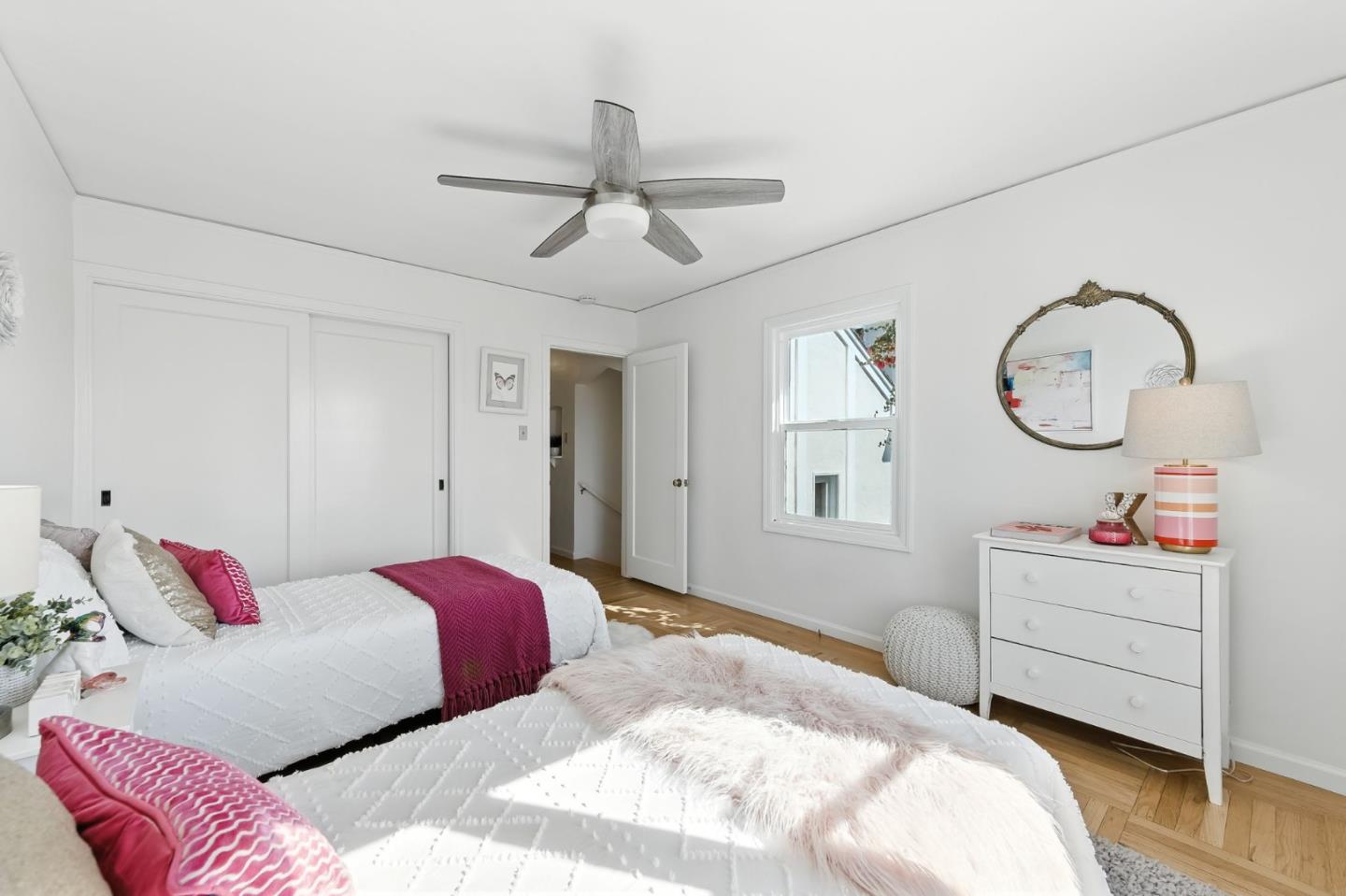 Detail Gallery Image 21 of 43 For 1968 Arroyo Ave, San Carlos,  CA 94070 - 2 Beds | 1 Baths