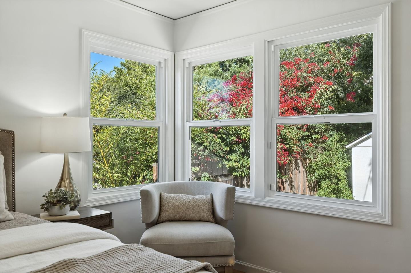 Detail Gallery Image 24 of 43 For 1968 Arroyo Ave, San Carlos,  CA 94070 - 2 Beds | 1 Baths