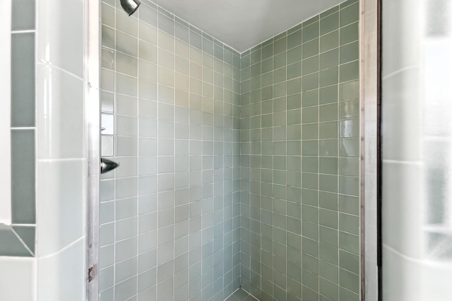 Detail Gallery Image 27 of 43 For 1968 Arroyo Ave, San Carlos,  CA 94070 - 2 Beds | 1 Baths