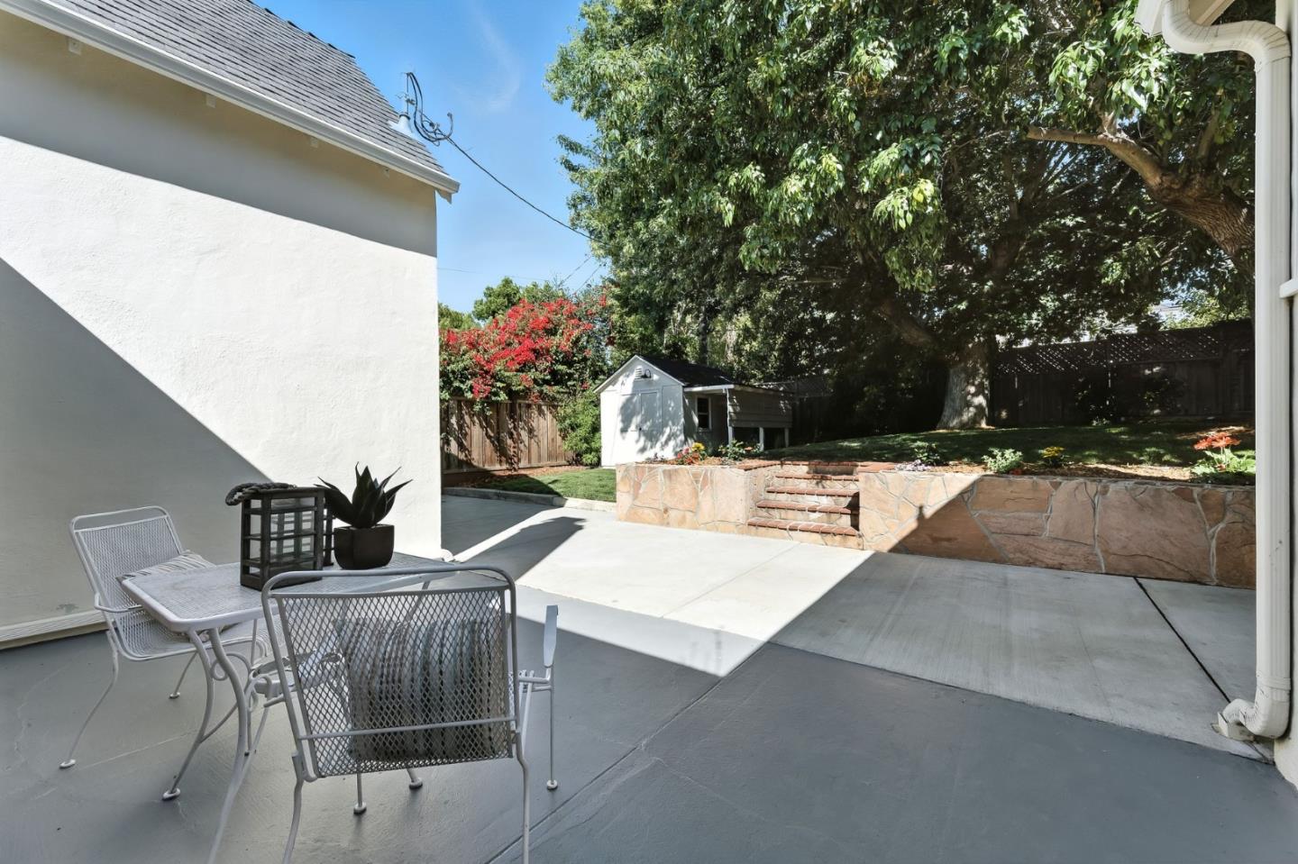 Detail Gallery Image 29 of 43 For 1968 Arroyo Ave, San Carlos,  CA 94070 - 2 Beds | 1 Baths