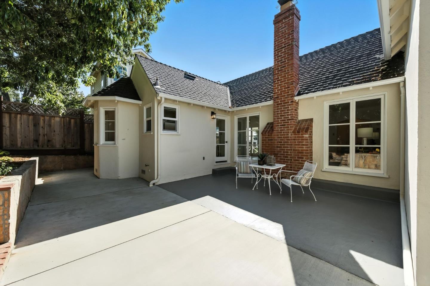 Detail Gallery Image 30 of 43 For 1968 Arroyo Ave, San Carlos,  CA 94070 - 2 Beds | 1 Baths
