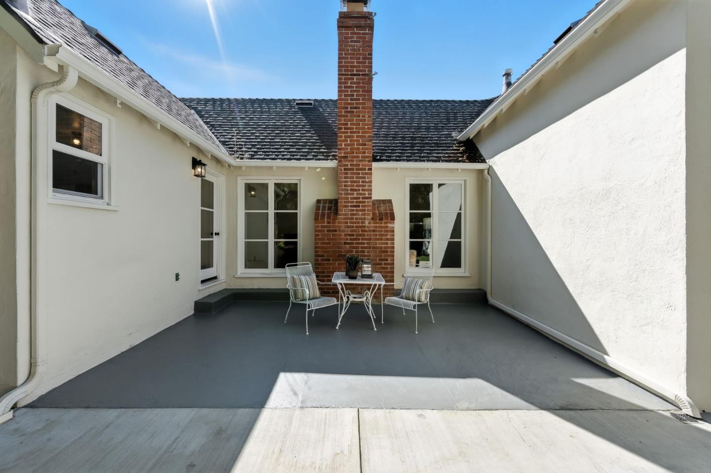 Detail Gallery Image 31 of 43 For 1968 Arroyo Ave, San Carlos,  CA 94070 - 2 Beds | 1 Baths