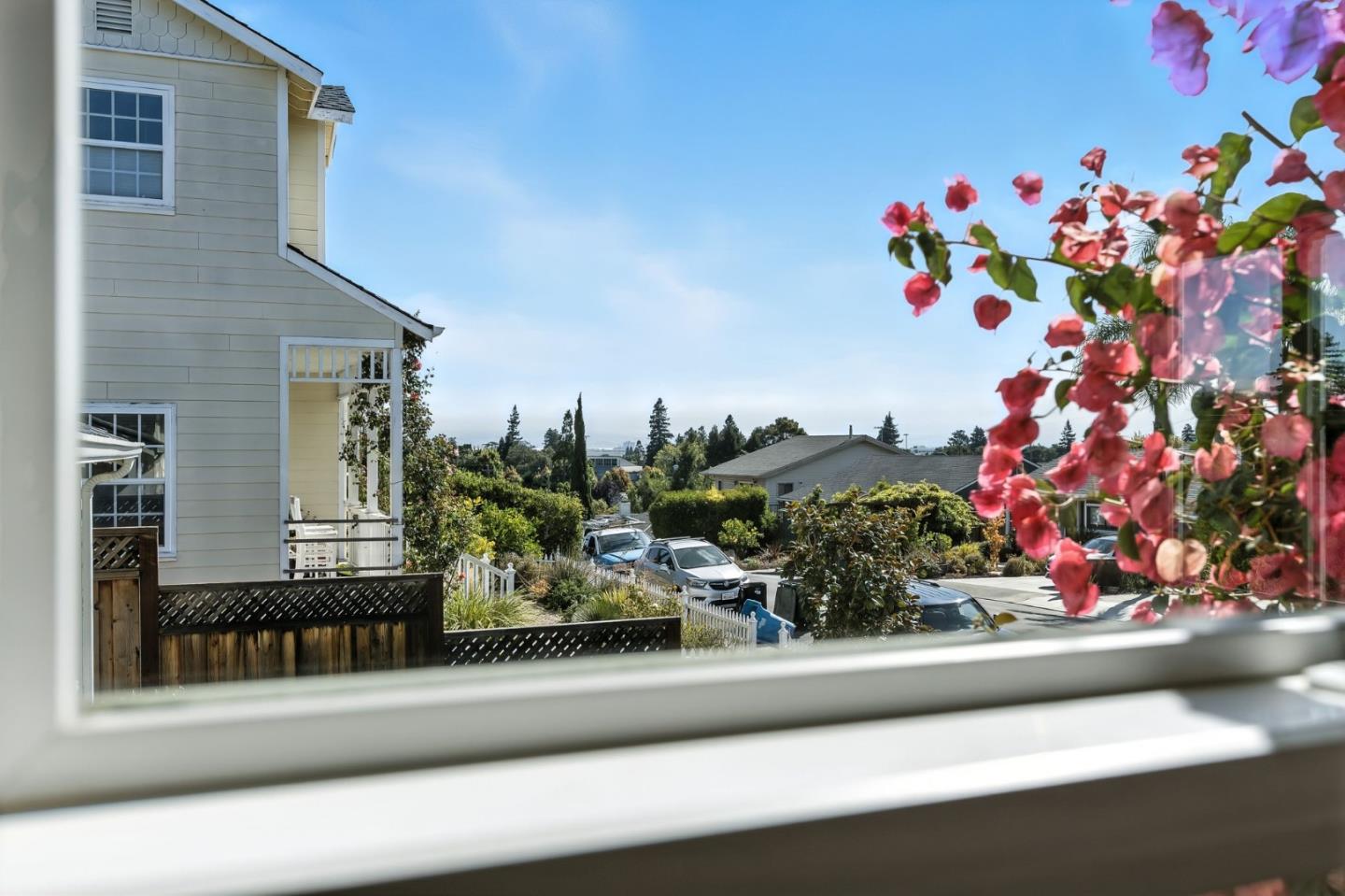 Detail Gallery Image 35 of 43 For 1968 Arroyo Ave, San Carlos,  CA 94070 - 2 Beds | 1 Baths