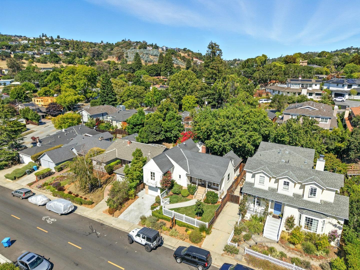 Detail Gallery Image 38 of 43 For 1968 Arroyo Ave, San Carlos,  CA 94070 - 2 Beds | 1 Baths