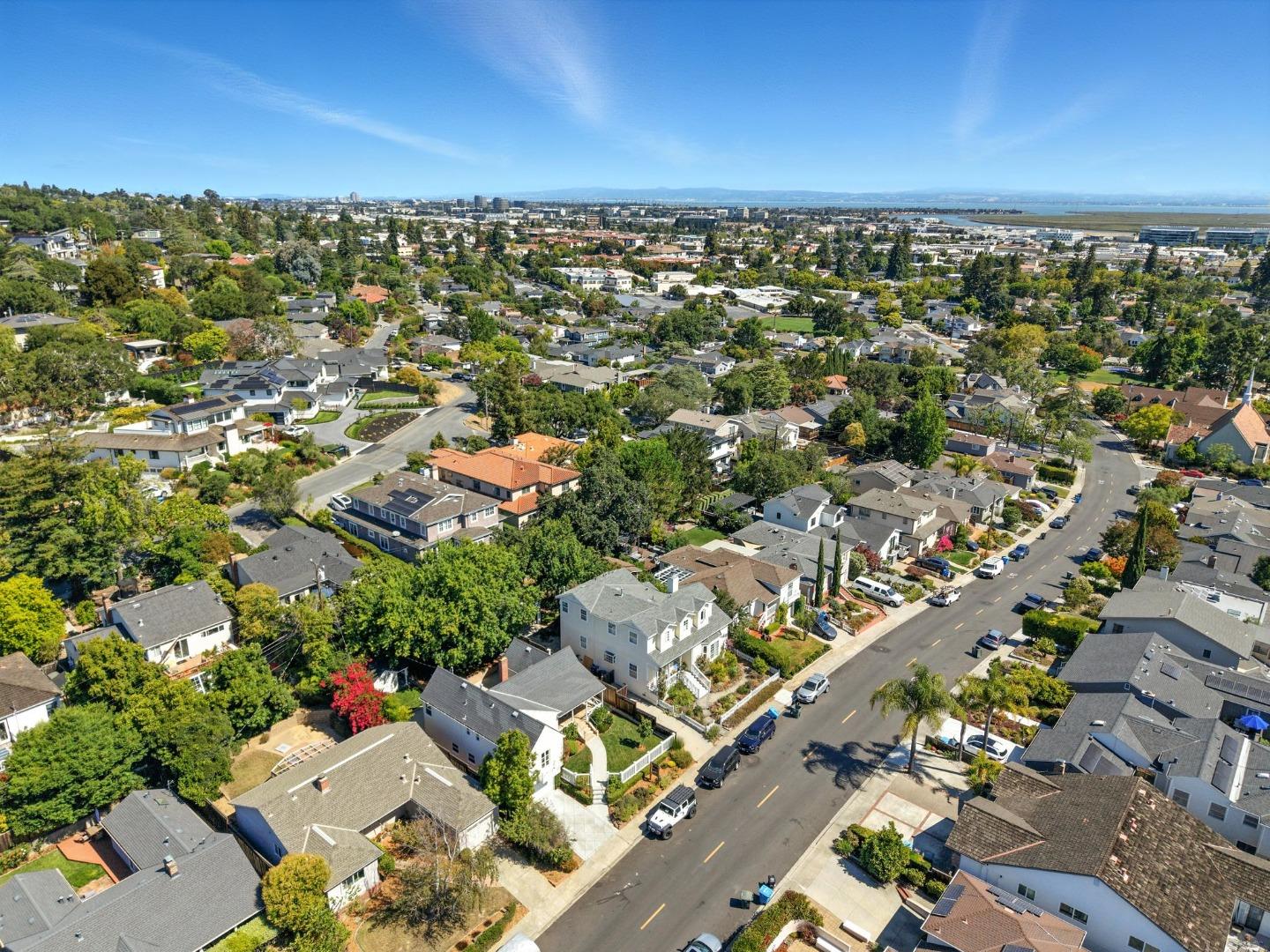 Detail Gallery Image 42 of 43 For 1968 Arroyo Ave, San Carlos,  CA 94070 - 2 Beds | 1 Baths
