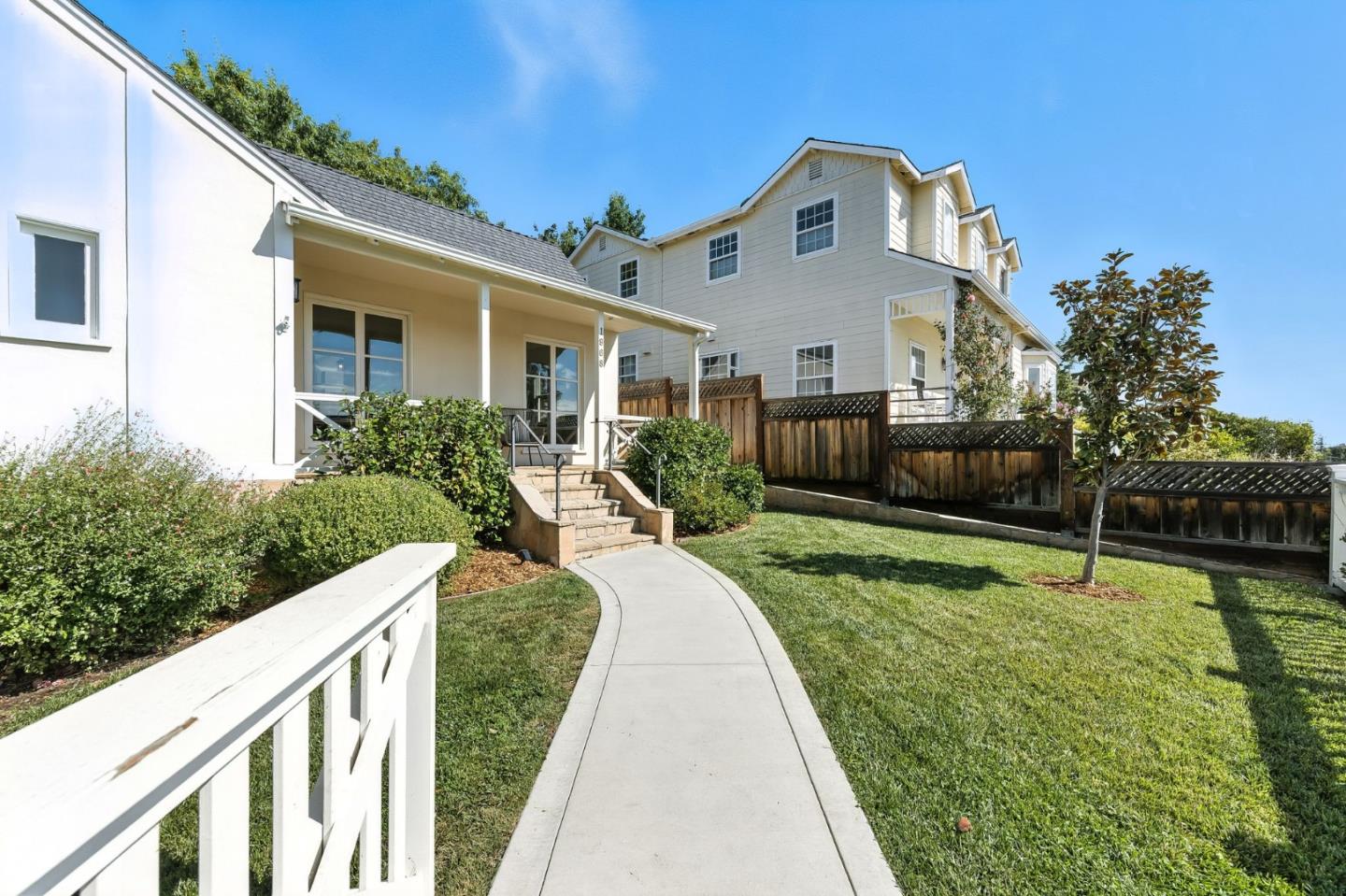 Detail Gallery Image 6 of 43 For 1968 Arroyo Ave, San Carlos,  CA 94070 - 2 Beds | 1 Baths