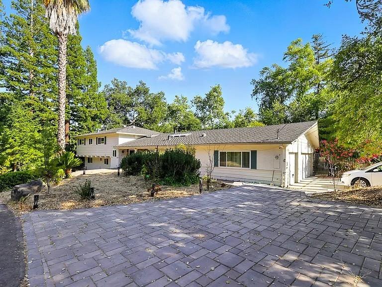 Detail Gallery Image 5 of 51 For 15475 Monte Vista Dr, Saratoga,  CA 95070 - 5 Beds | 3/1 Baths