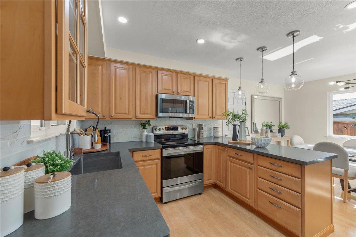 Detail Gallery Image 12 of 32 For 2197 Shiloh Ave, Milpitas,  CA 95035 - 3 Beds | 2 Baths