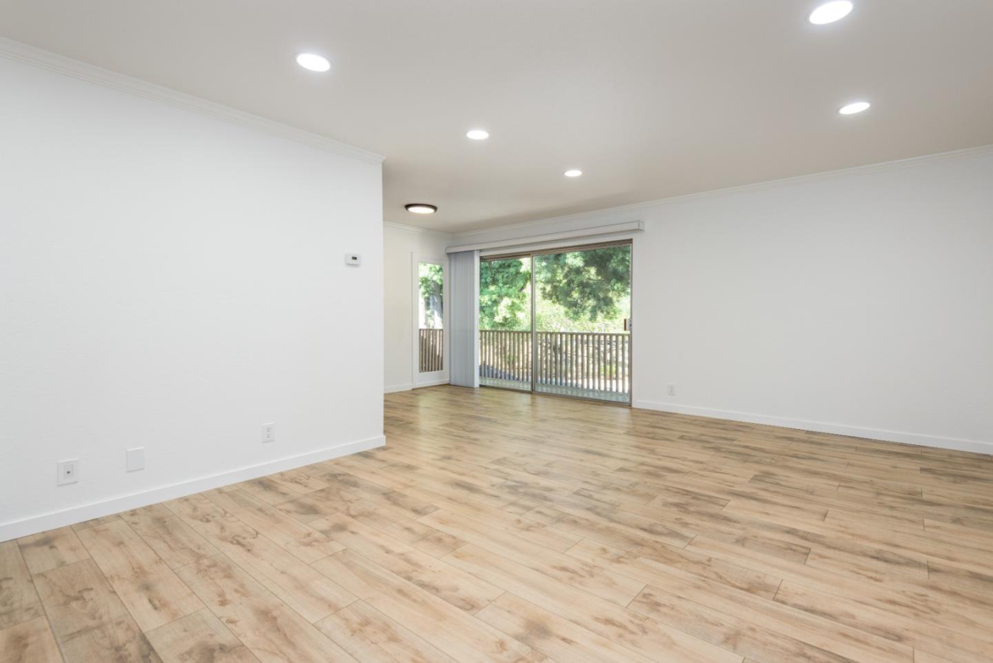 Detail Gallery Image 4 of 33 For 280 Easy St #120,  Mountain View,  CA 94043 - 2 Beds | 2 Baths