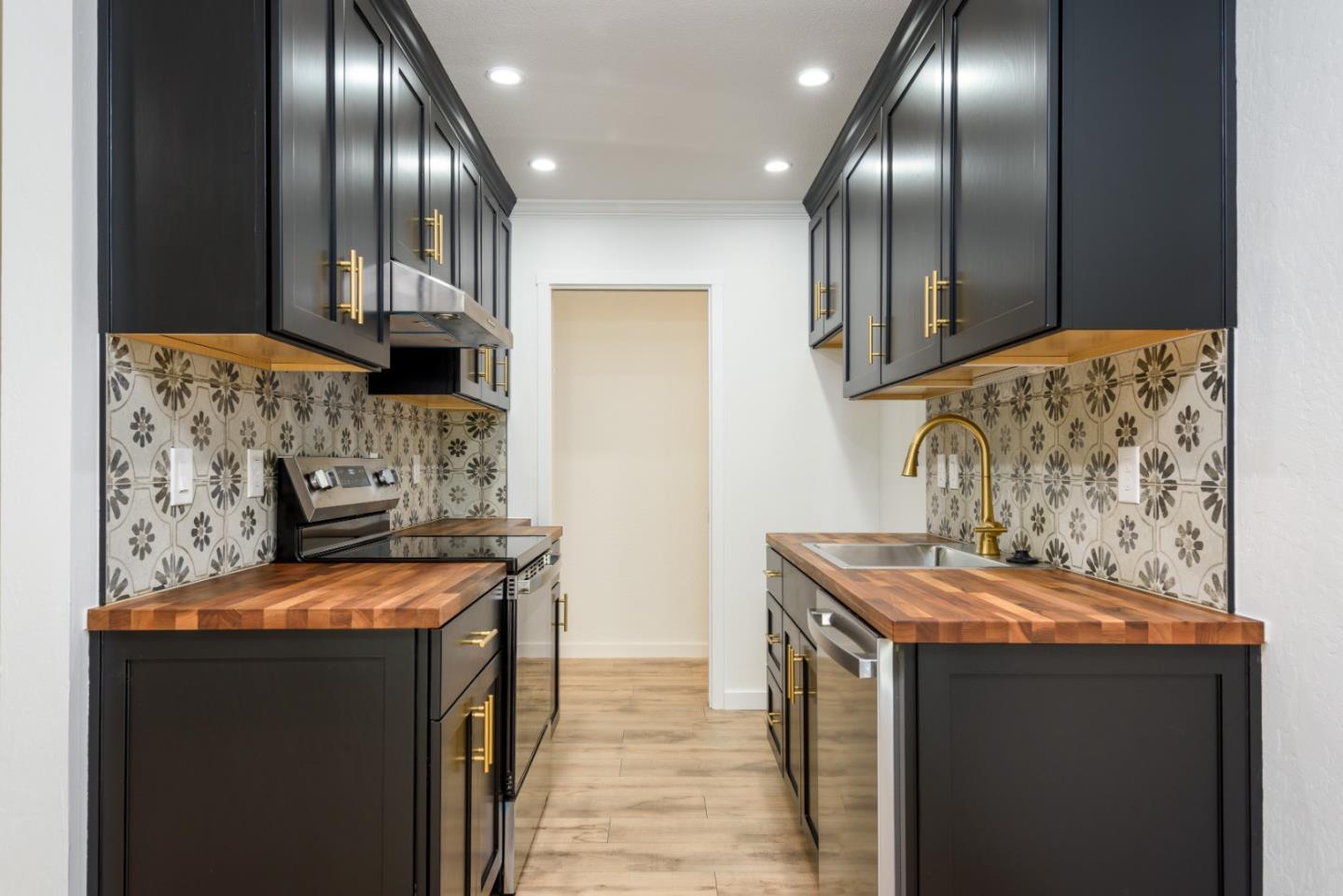 Detail Gallery Image 7 of 33 For 280 Easy St #120,  Mountain View,  CA 94043 - 2 Beds | 2 Baths