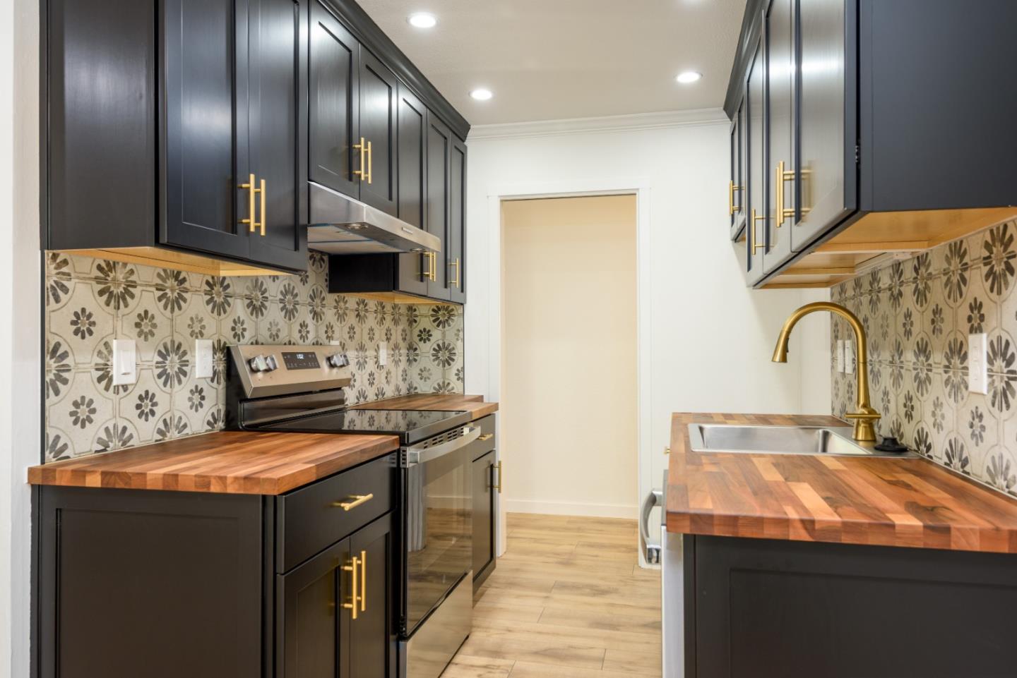 Detail Gallery Image 8 of 33 For 280 Easy St #120,  Mountain View,  CA 94043 - 2 Beds | 2 Baths