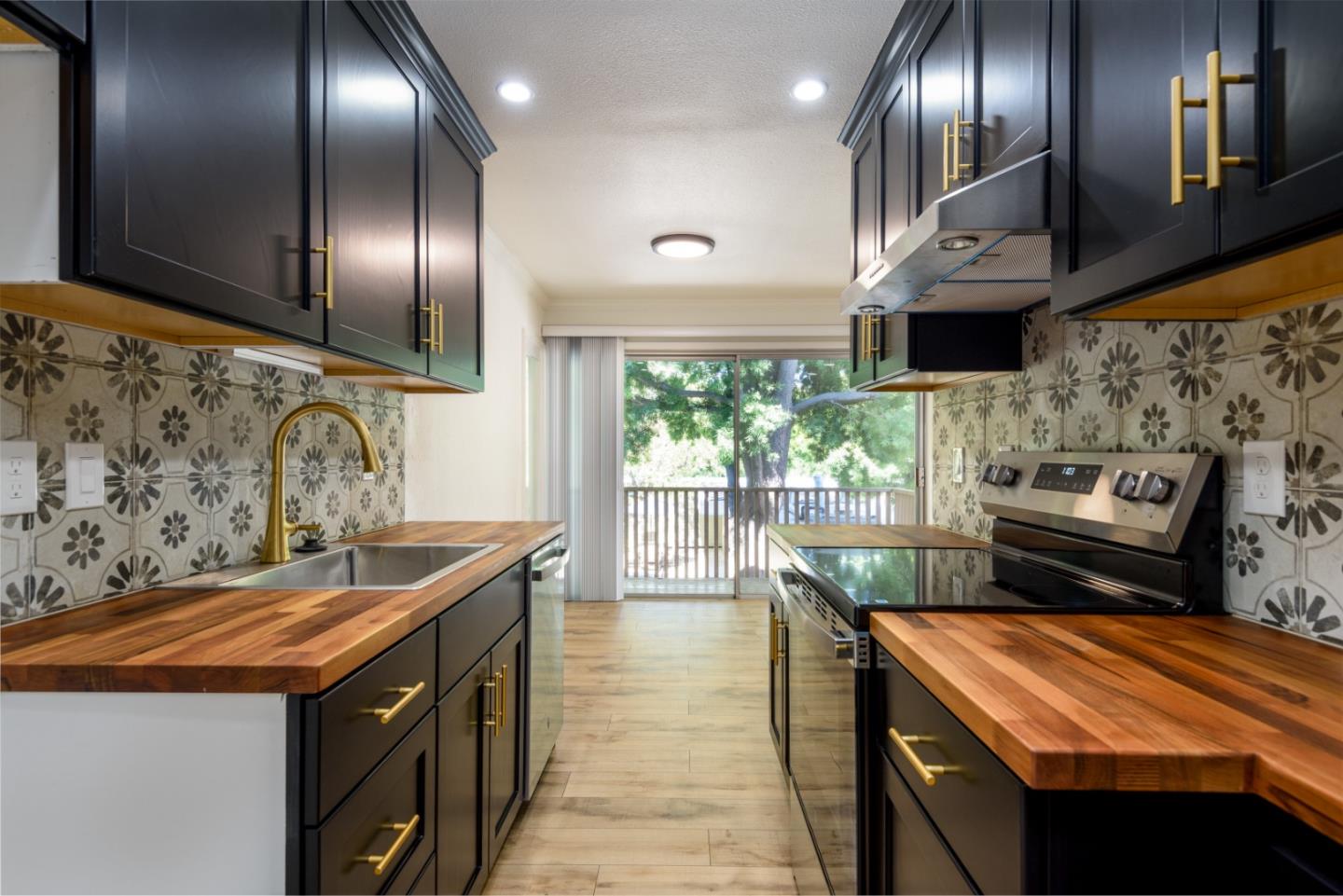 Detail Gallery Image 9 of 33 For 280 Easy St #120,  Mountain View,  CA 94043 - 2 Beds | 2 Baths