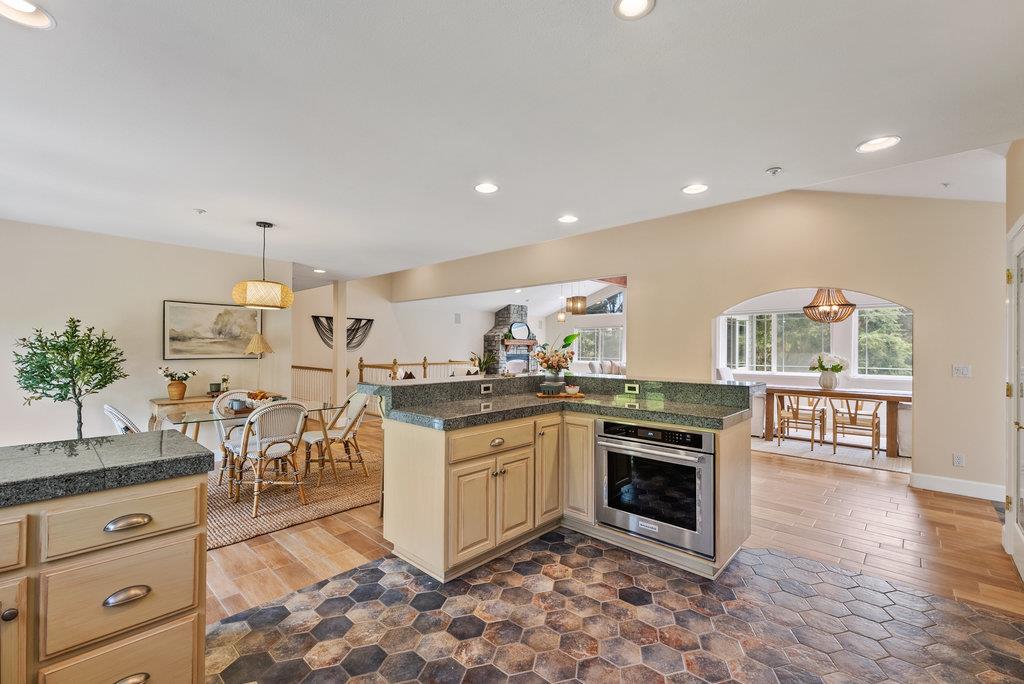 Detail Gallery Image 15 of 64 For 1325 Dolphin Dr, Aptos,  CA 95003 - 4 Beds | 4 Baths