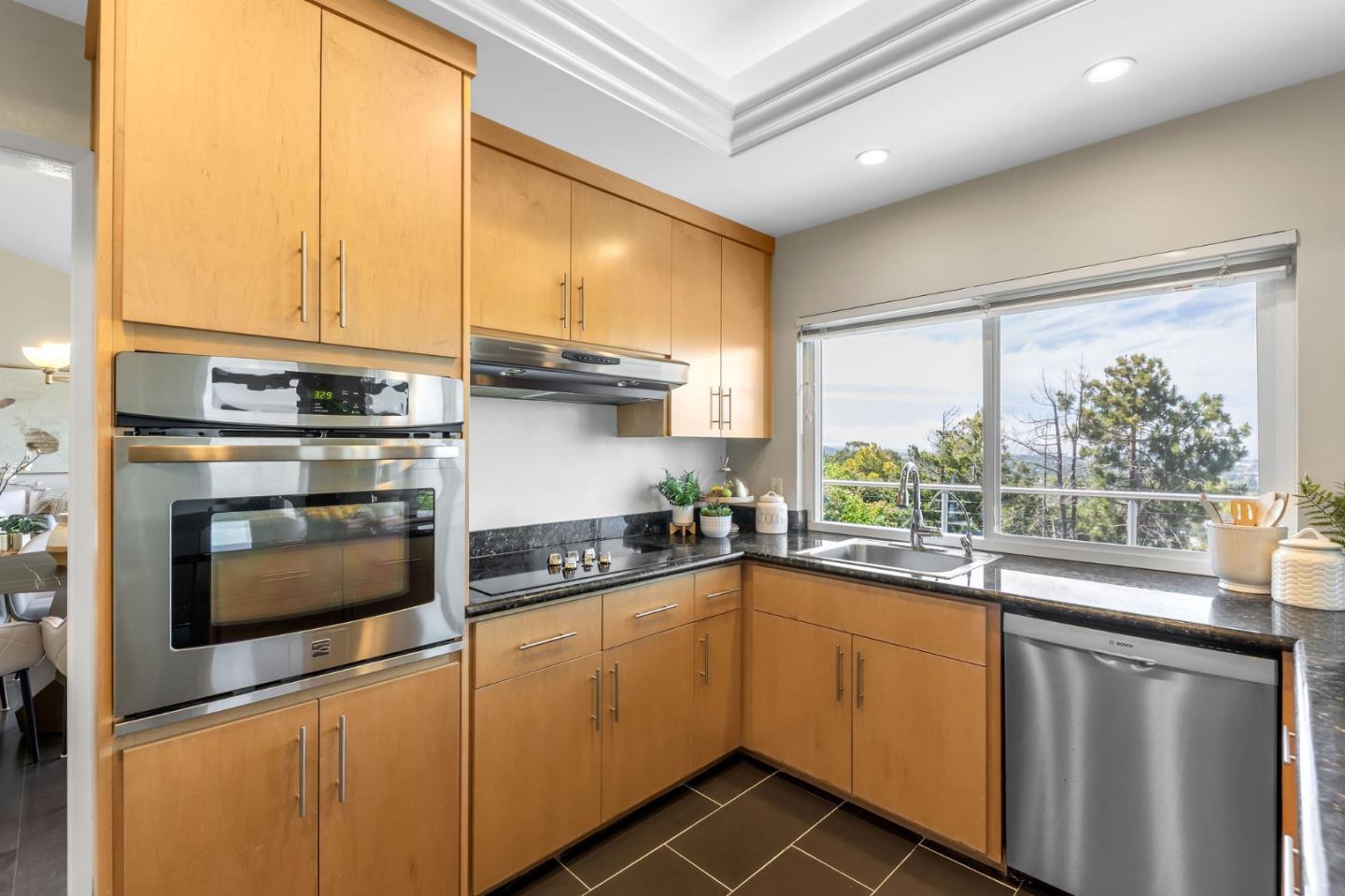 Detail Gallery Image 15 of 79 For 308 42nd Ave, San Mateo,  CA 94403 - 4 Beds | 2/1 Baths