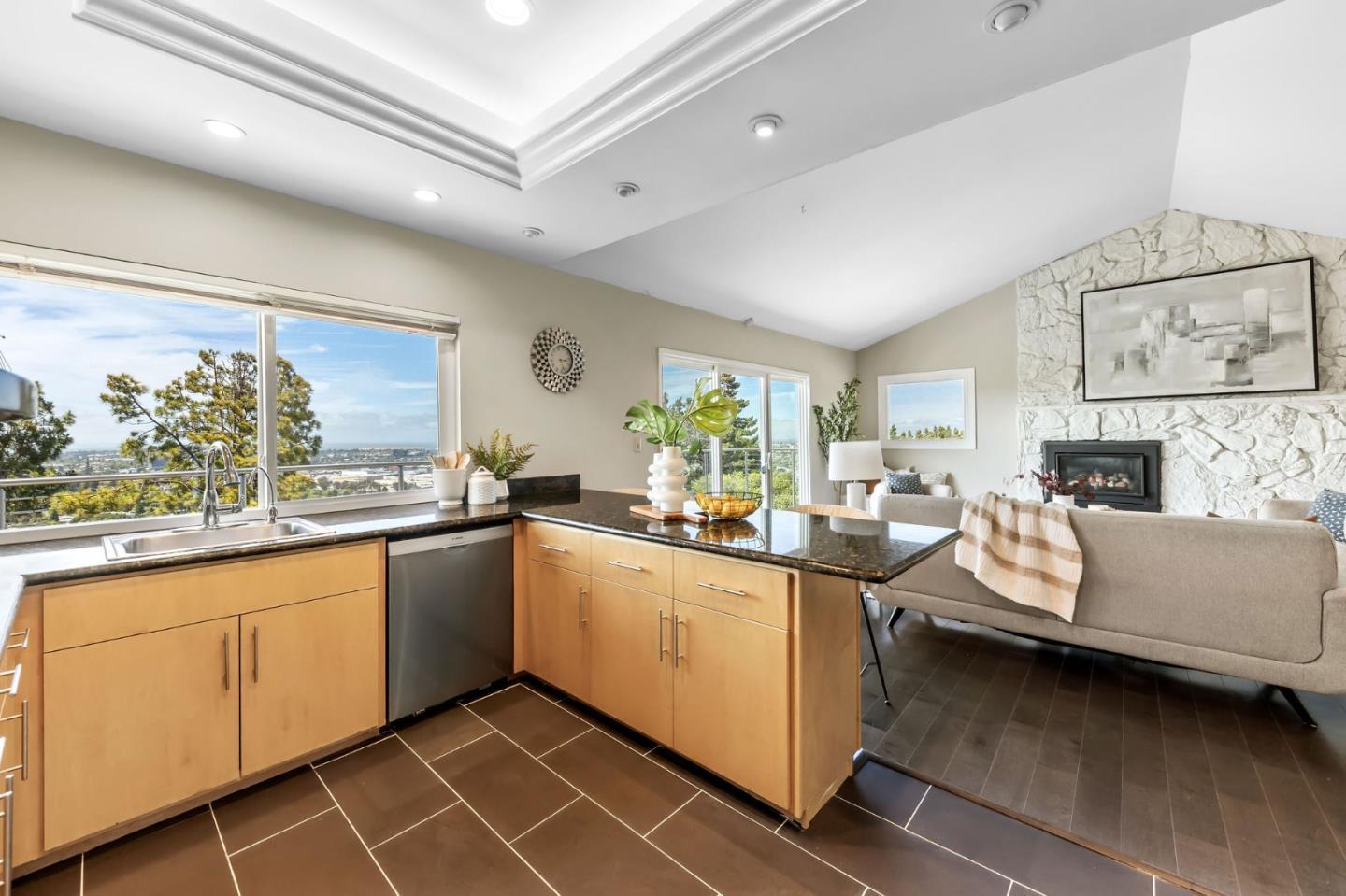 Detail Gallery Image 16 of 79 For 308 42nd Ave, San Mateo,  CA 94403 - 4 Beds | 2/1 Baths