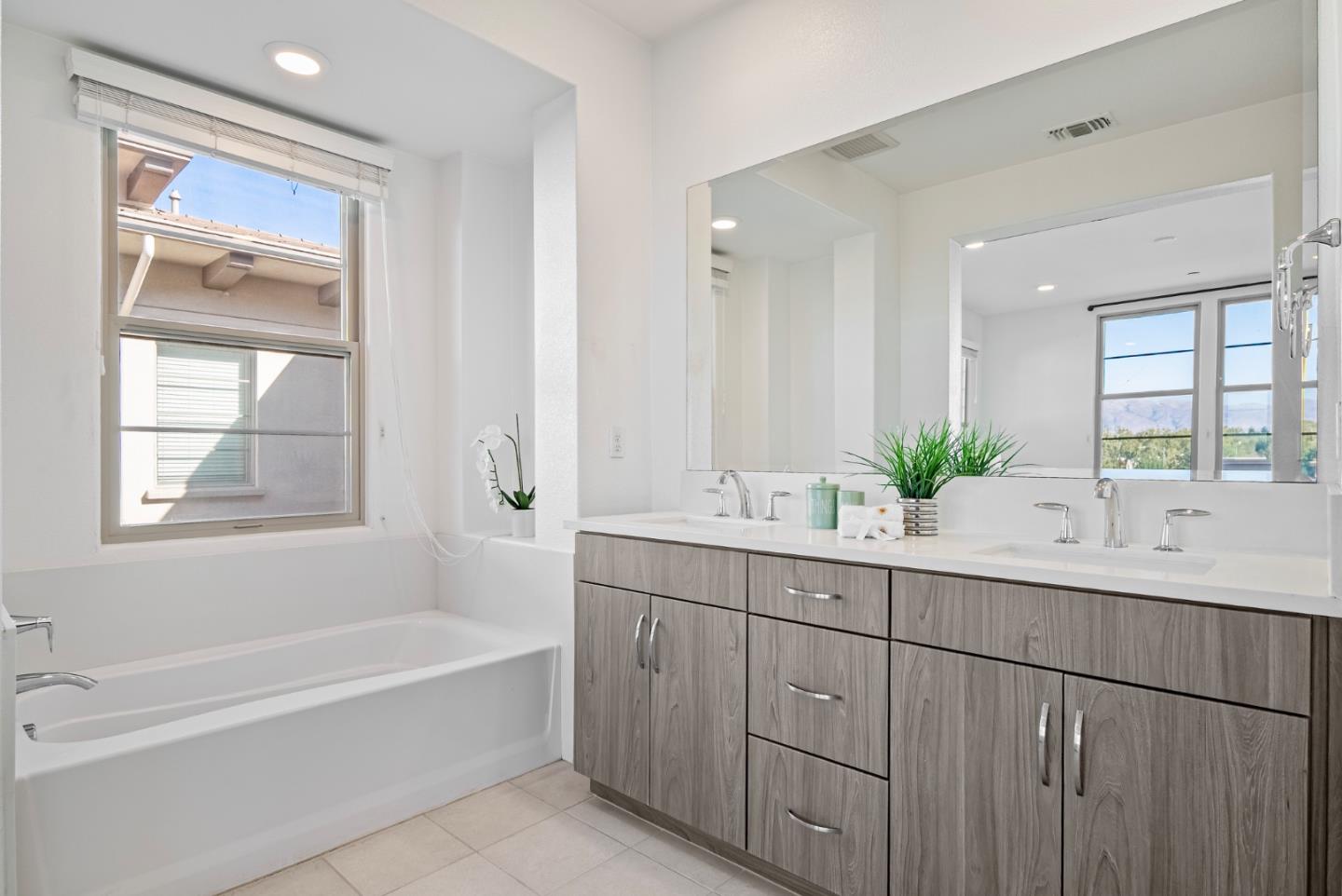 Detail Gallery Image 19 of 54 For 1087 Bigleaf Pl #105,  San Jose,  CA 95131 - 4 Beds | 4/1 Baths