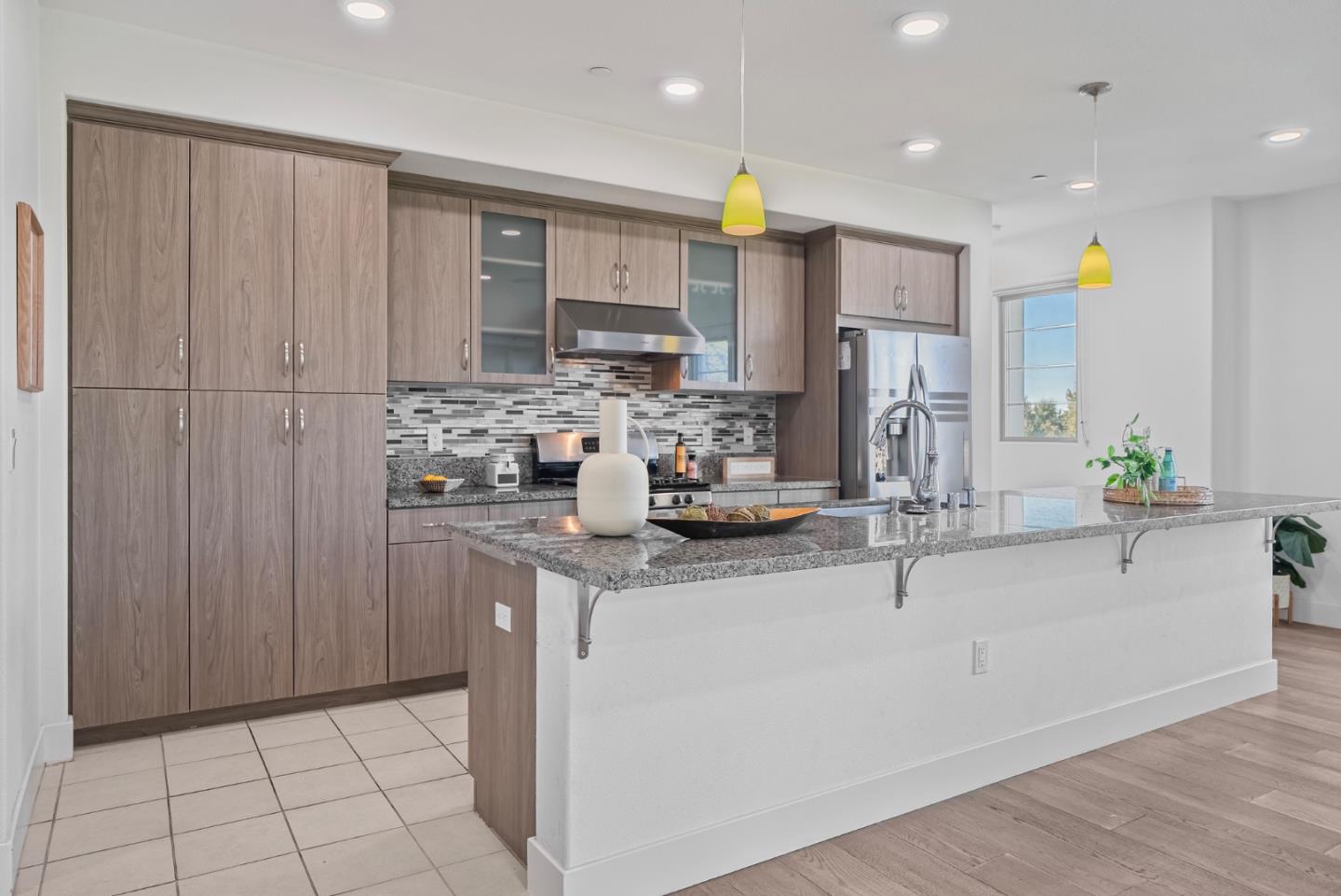 Detail Gallery Image 8 of 54 For 1087 Bigleaf Pl #105,  San Jose,  CA 95131 - 4 Beds | 4/1 Baths