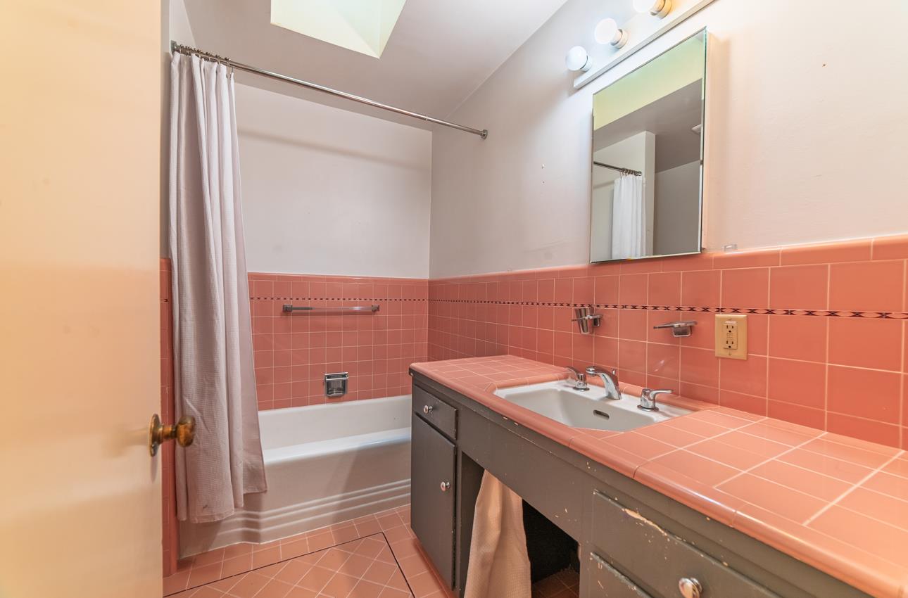 Detail Gallery Image 13 of 38 For 25145 N Carmel Hills Dr, Carmel,  CA 93923 - 2 Beds | 1 Baths