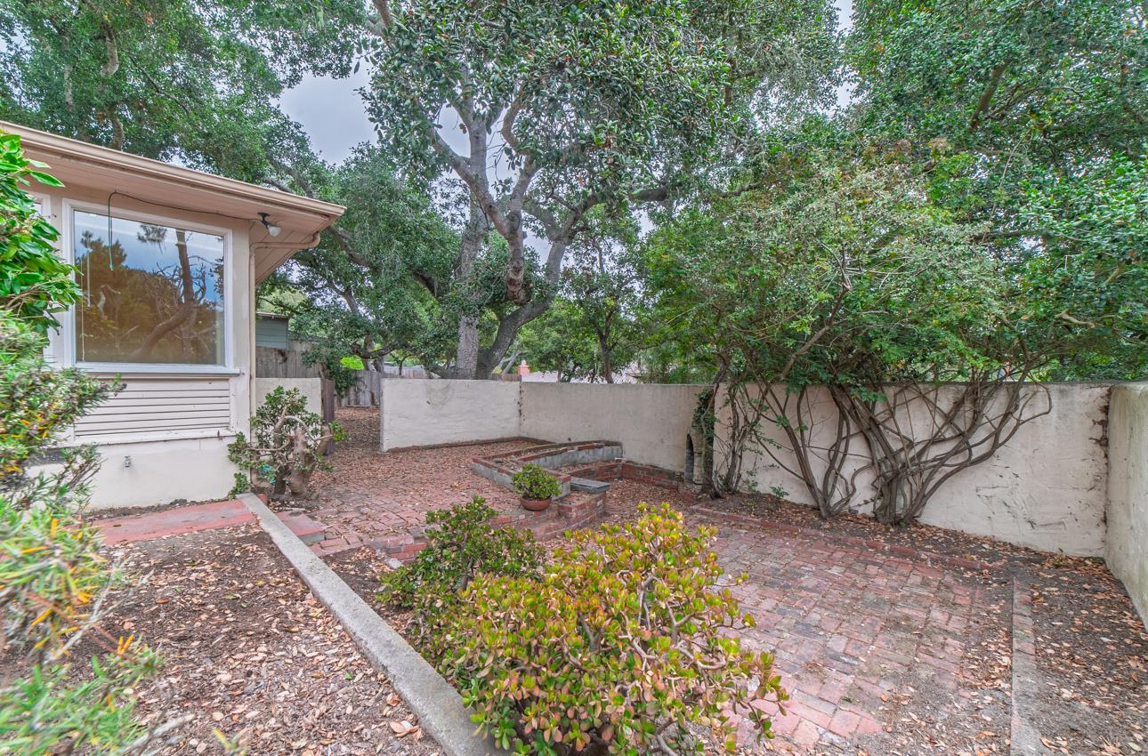 Detail Gallery Image 25 of 38 For 25145 N Carmel Hills Dr, Carmel,  CA 93923 - 2 Beds | 1 Baths