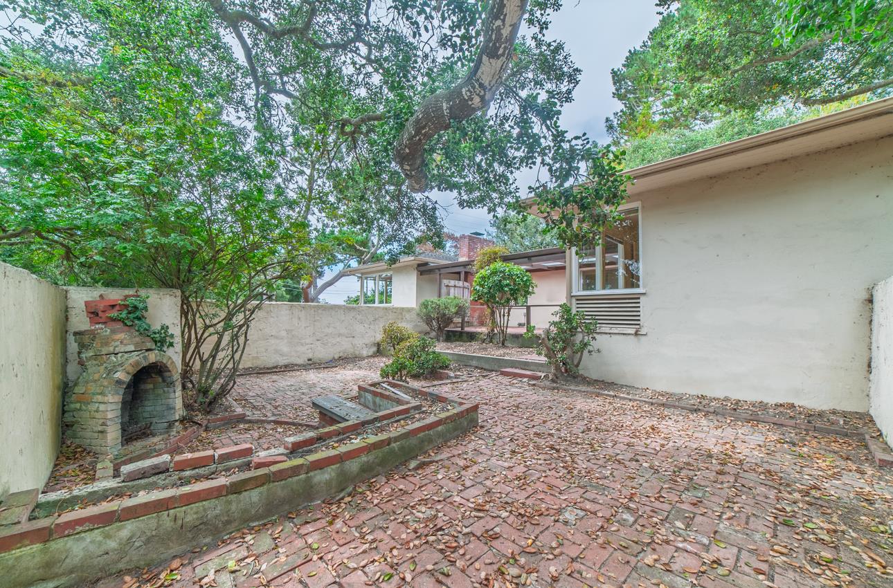 Detail Gallery Image 26 of 38 For 25145 N Carmel Hills Dr, Carmel,  CA 93923 - 2 Beds | 1 Baths