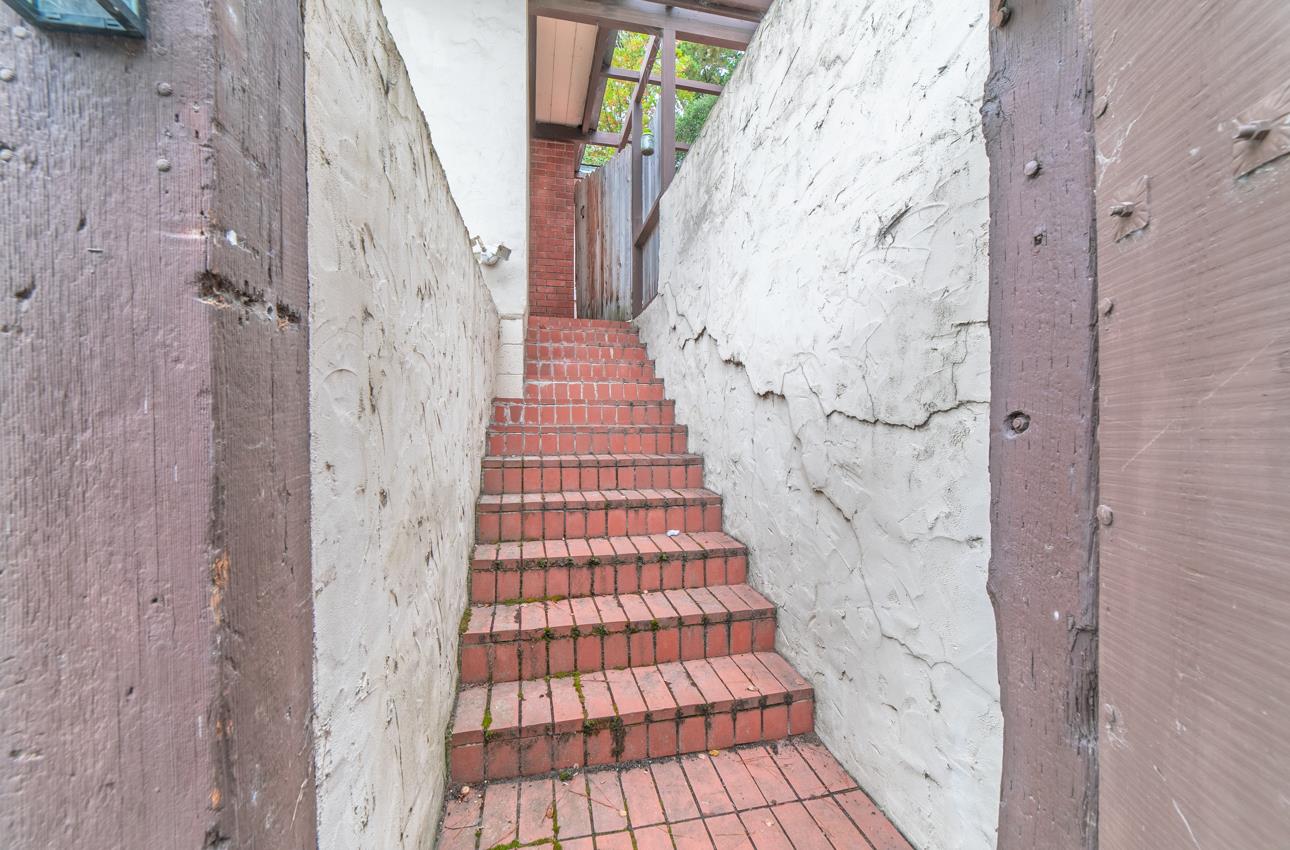 Detail Gallery Image 33 of 38 For 25145 N Carmel Hills Dr, Carmel,  CA 93923 - 2 Beds | 1 Baths