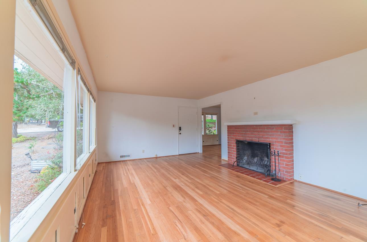 Detail Gallery Image 4 of 38 For 25145 N Carmel Hills Dr, Carmel,  CA 93923 - 2 Beds | 1 Baths