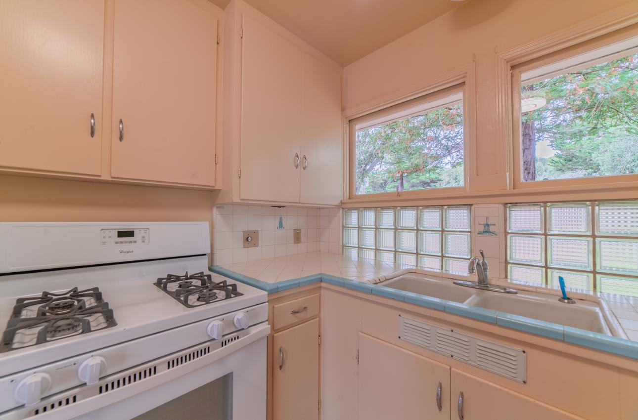 Detail Gallery Image 7 of 38 For 25145 N Carmel Hills Dr, Carmel,  CA 93923 - 2 Beds | 1 Baths