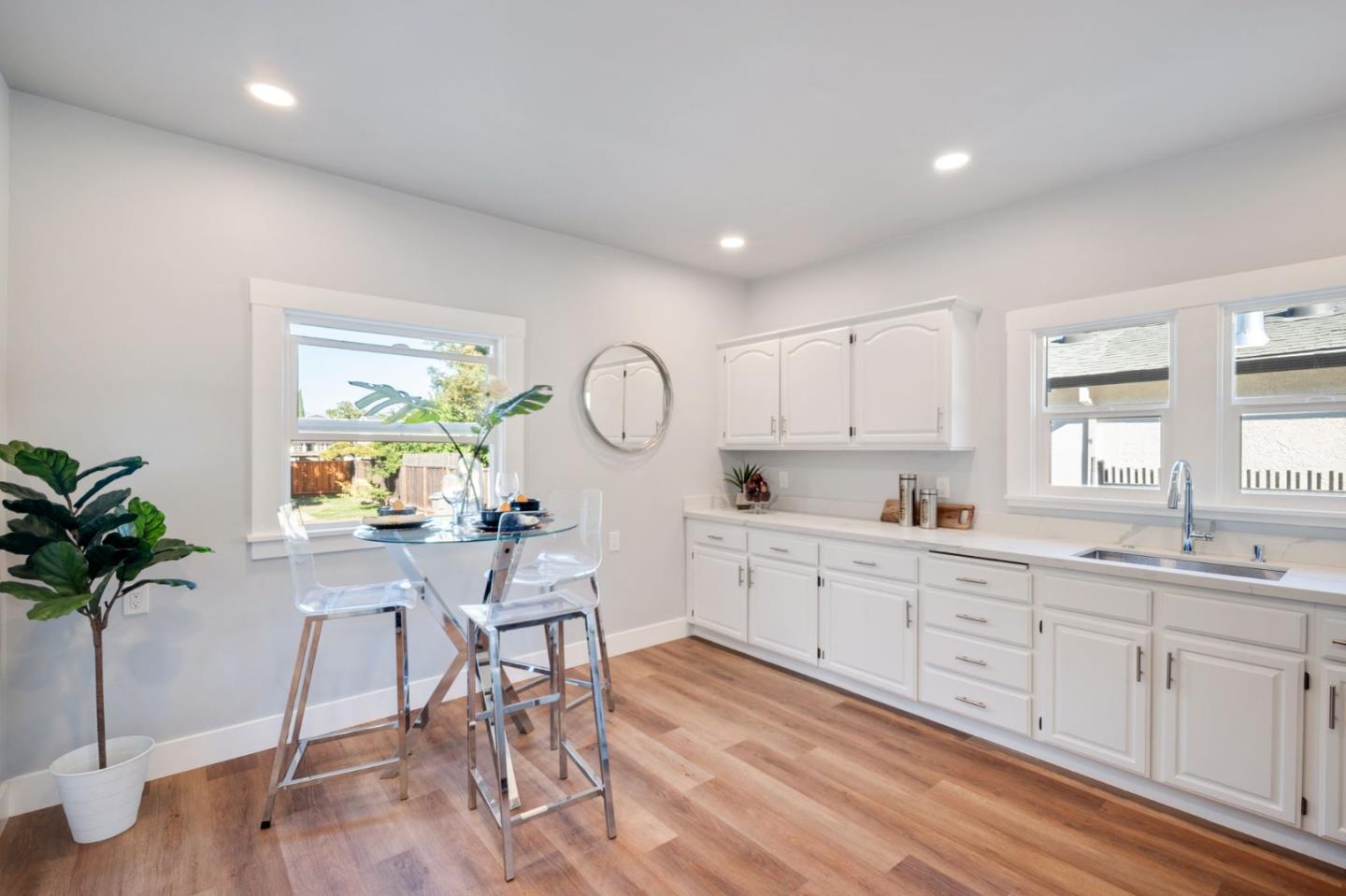 Detail Gallery Image 6 of 32 For 1536 Little Orchard St, San Jose,  CA 95110 - 2 Beds | 1 Baths