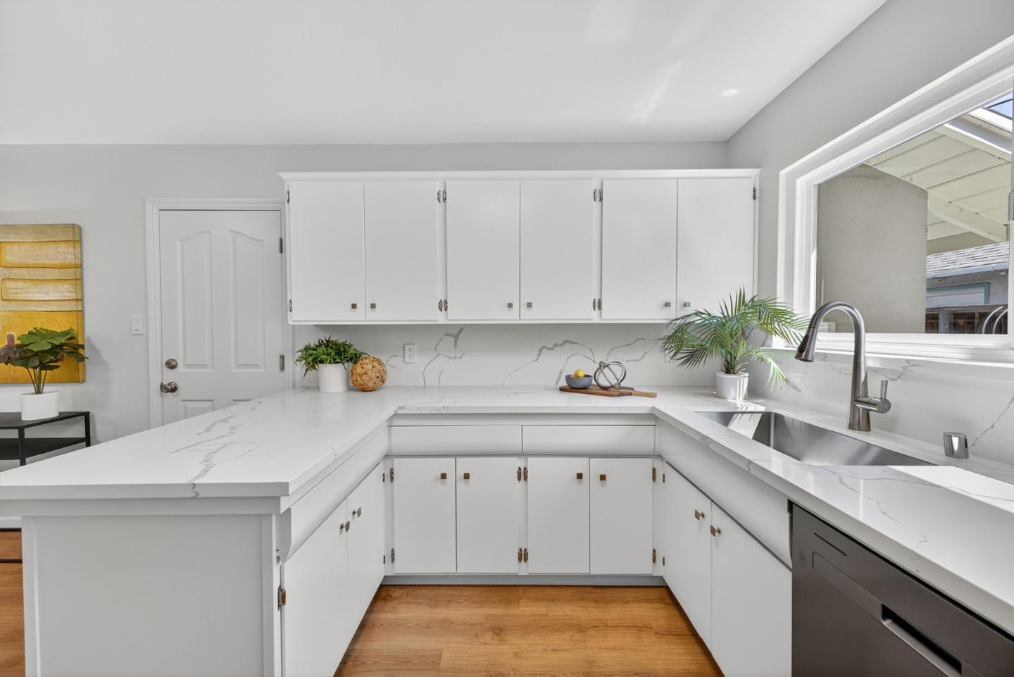 Detail Gallery Image 8 of 45 For 2310 Aram Ave, San Jose,  CA 95128 - 4 Beds | 2 Baths