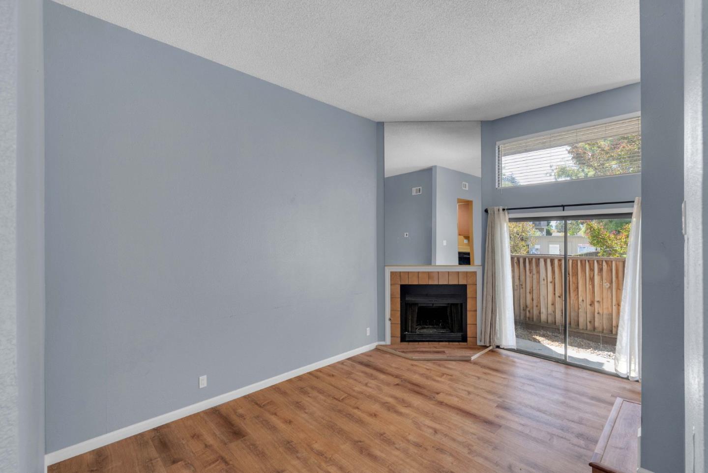 Detail Gallery Image 10 of 24 For 2265 Sun Glory Ln a,  San Jose,  CA 95124 - 2 Beds | 2 Baths
