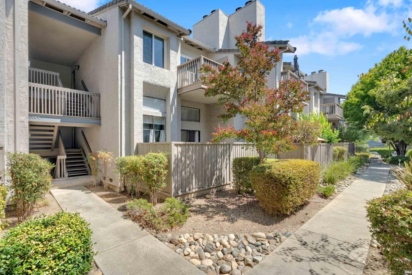 Detail Gallery Image 7 of 24 For 2265 Sun Glory Ln a,  San Jose,  CA 95124 - 2 Beds | 2 Baths