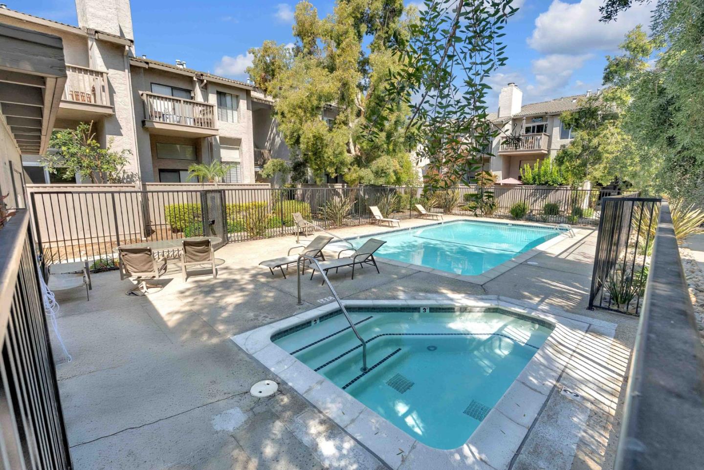 Detail Gallery Image 9 of 24 For 2265 Sun Glory Ln a,  San Jose,  CA 95124 - 2 Beds | 2 Baths