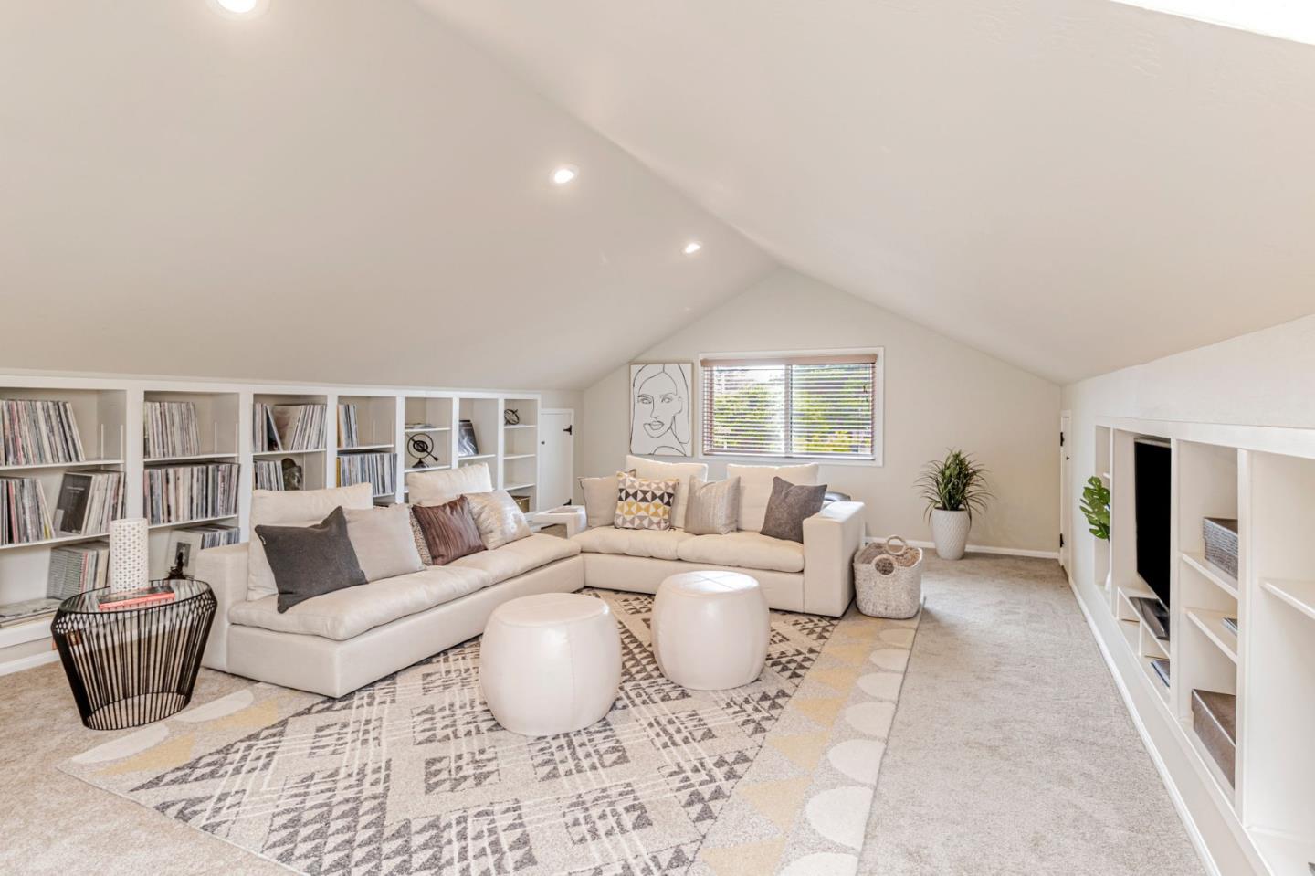 Detail Gallery Image 12 of 41 For 1030 Etheldore St, Moss Beach,  CA 94038 - 3 Beds | 2 Baths