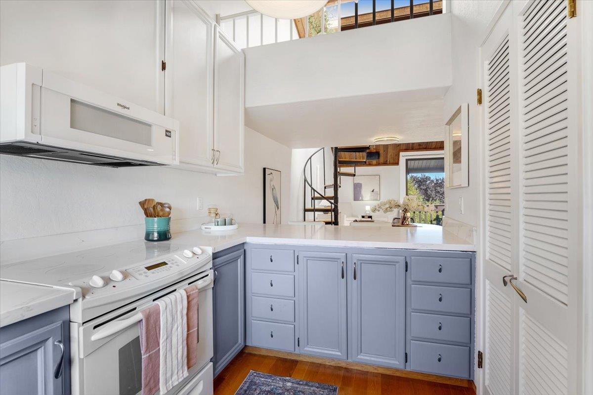 Detail Gallery Image 11 of 49 For 113 Tree Frog Ln, Santa Cruz,  CA 95060 - 2 Beds | 1/1 Baths