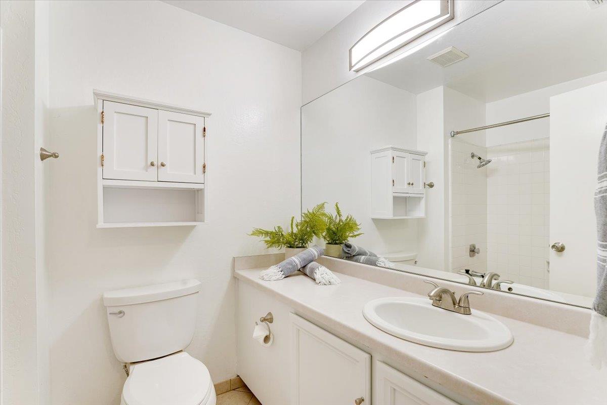 Detail Gallery Image 18 of 49 For 113 Tree Frog Ln, Santa Cruz,  CA 95060 - 2 Beds | 1/1 Baths