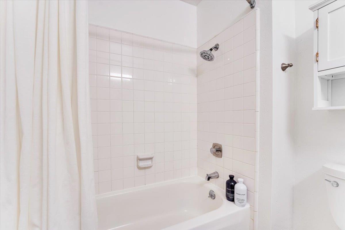 Detail Gallery Image 19 of 49 For 113 Tree Frog Ln, Santa Cruz,  CA 95060 - 2 Beds | 1/1 Baths