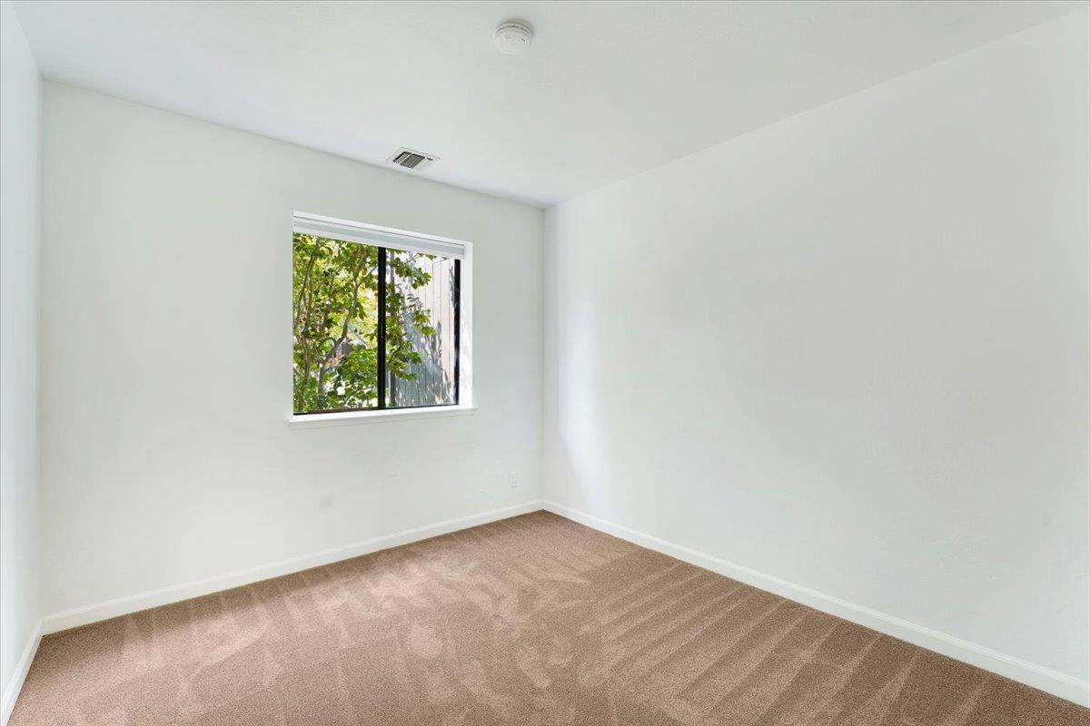 Detail Gallery Image 23 of 49 For 113 Tree Frog Ln, Santa Cruz,  CA 95060 - 2 Beds | 1/1 Baths