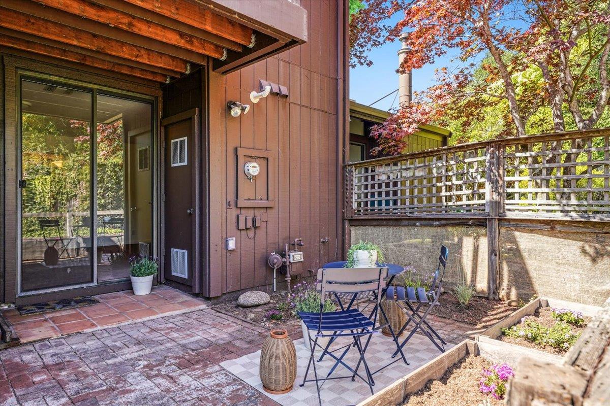 Detail Gallery Image 25 of 49 For 113 Tree Frog Ln, Santa Cruz,  CA 95060 - 2 Beds | 1/1 Baths
