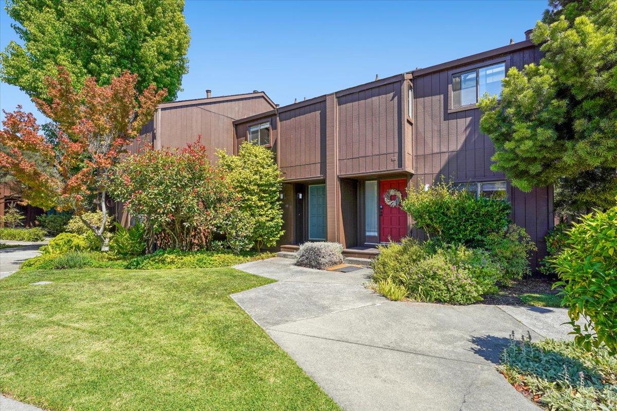 Detail Gallery Image 3 of 49 For 113 Tree Frog Ln, Santa Cruz,  CA 95060 - 2 Beds | 1/1 Baths