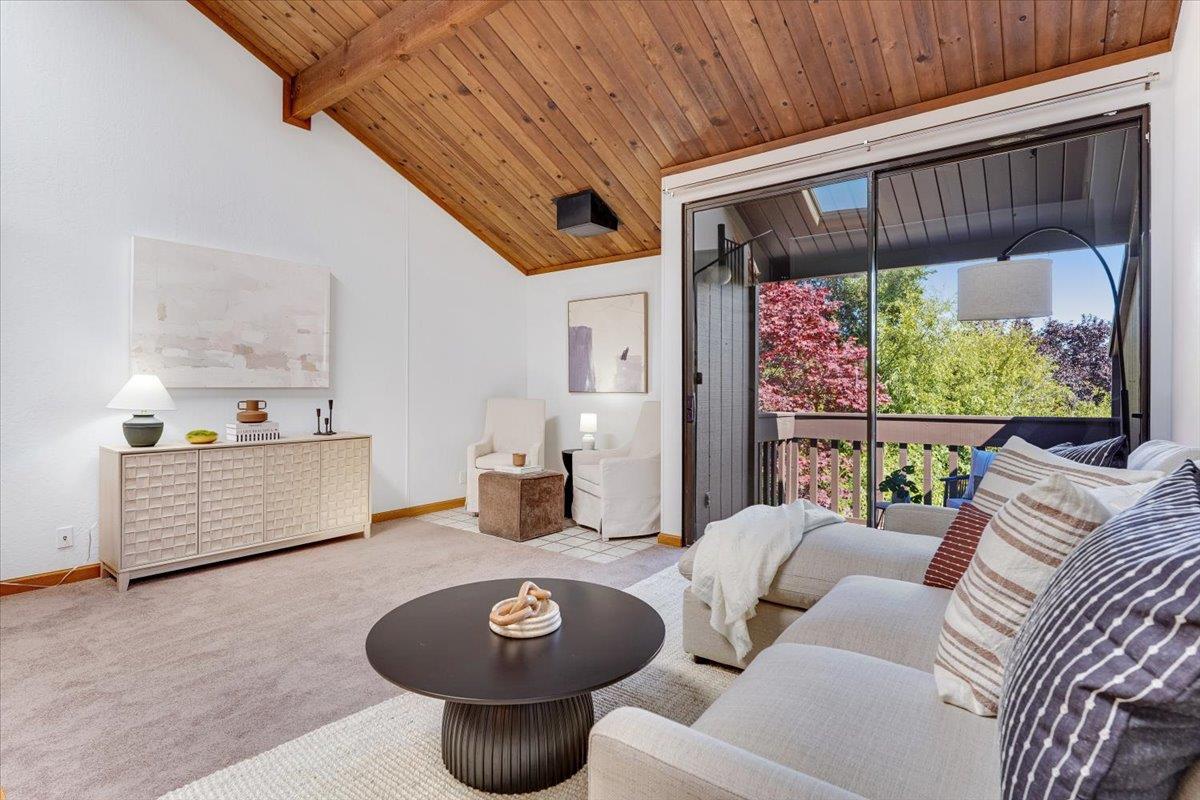Detail Gallery Image 5 of 49 For 113 Tree Frog Ln, Santa Cruz,  CA 95060 - 2 Beds | 1/1 Baths