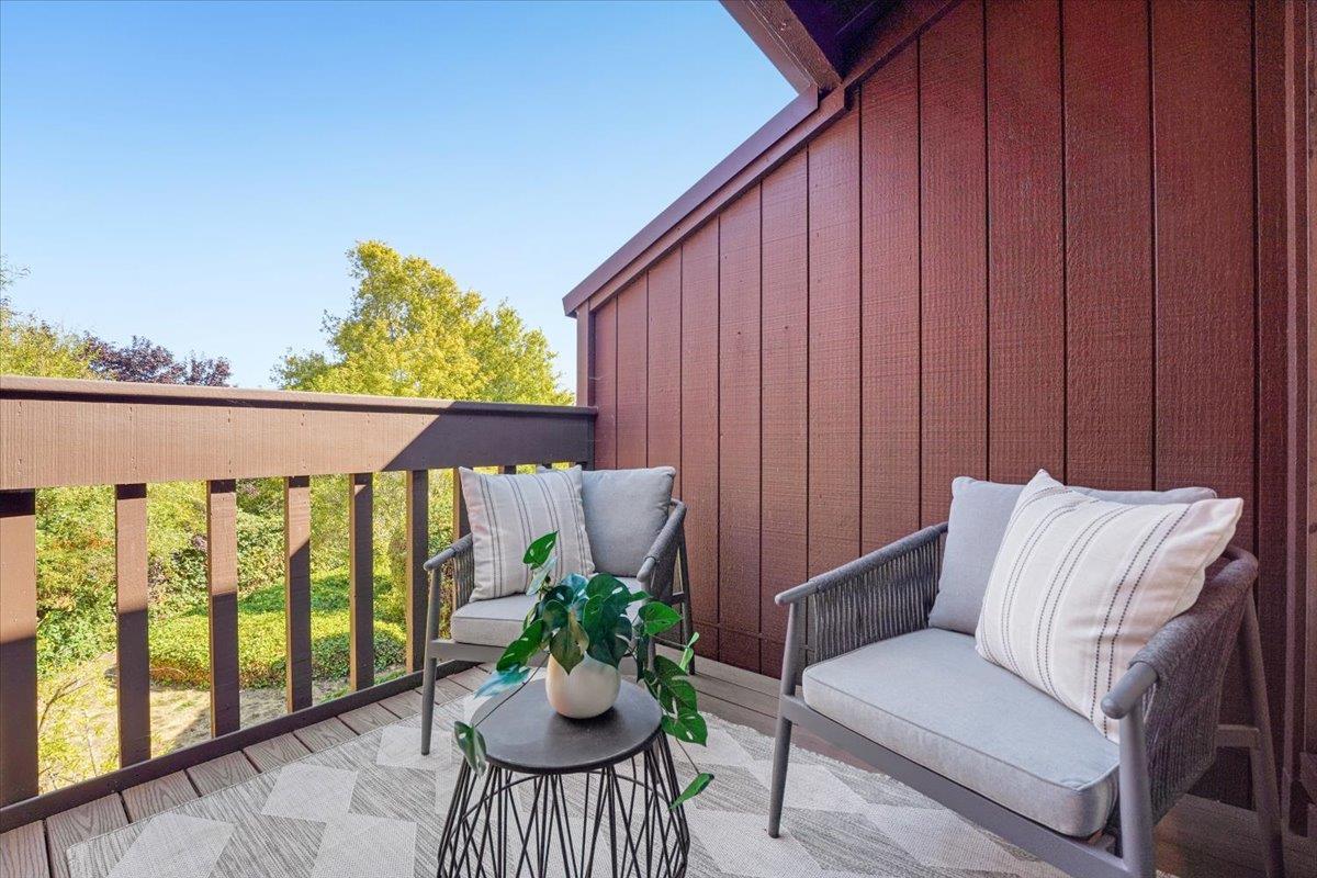 Detail Gallery Image 6 of 49 For 113 Tree Frog Ln, Santa Cruz,  CA 95060 - 2 Beds | 1/1 Baths