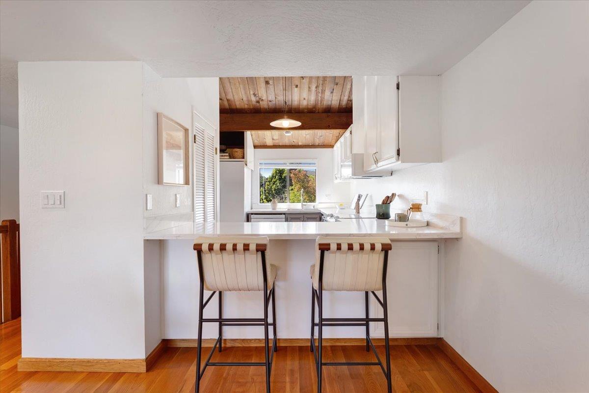 Detail Gallery Image 7 of 49 For 113 Tree Frog Ln, Santa Cruz,  CA 95060 - 2 Beds | 1/1 Baths