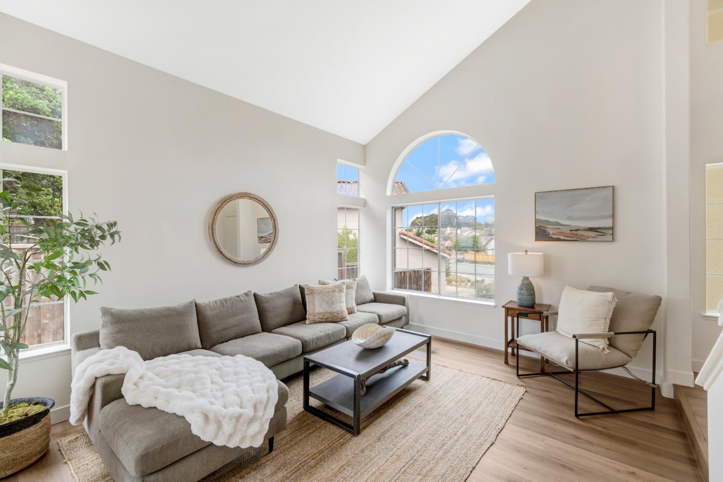 Detail Gallery Image 3 of 21 For 288 Sirena Del Mar Rd, Marina,  CA 93933 - 3 Beds | 2/1 Baths