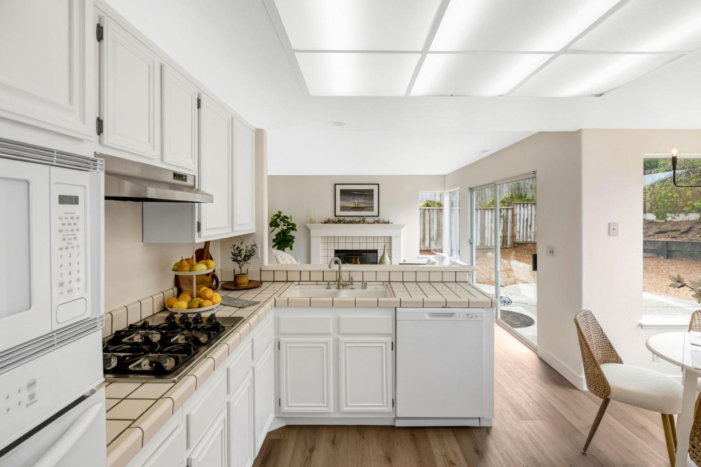 Detail Gallery Image 8 of 21 For 288 Sirena Del Mar Rd, Marina,  CA 93933 - 3 Beds | 2/1 Baths