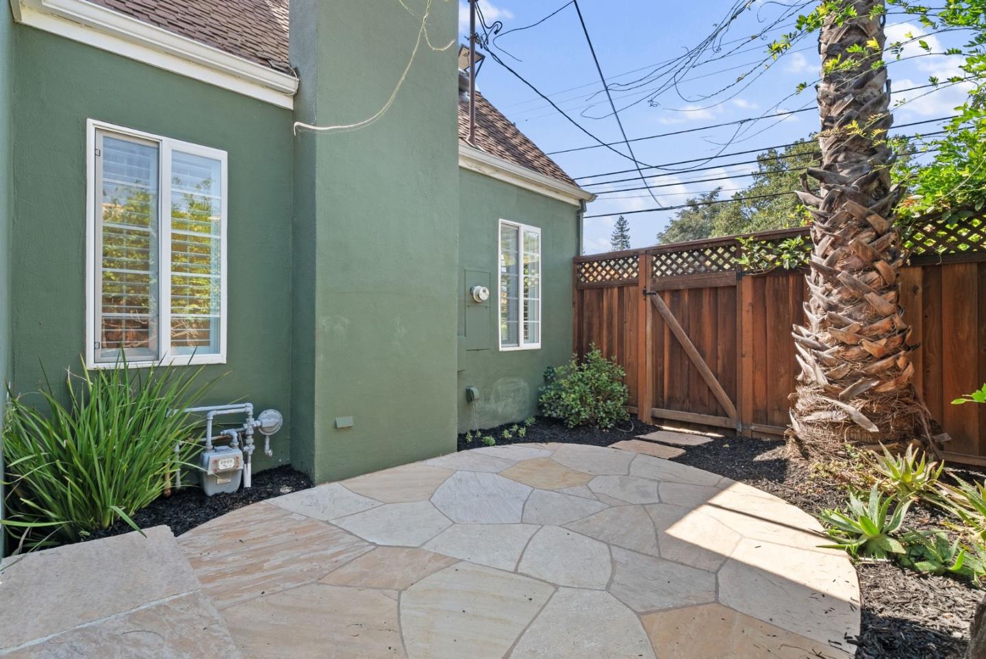 Detail Gallery Image 14 of 45 For 16717 Shannon Rd, Los Gatos,  CA 95032 - 4 Beds | 3/1 Baths